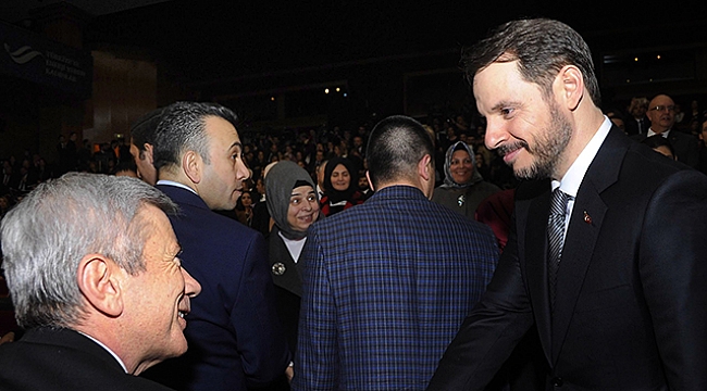 Bakan Albayrak: 'Kadınlara bakışımızı değiştirelim, güvenelim, inanalım'