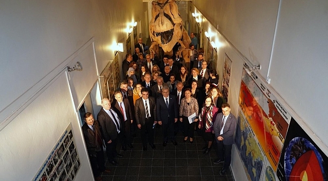 Başarılı akademisyenlere Rektör Budak&#039;tan teşekkür belgesi