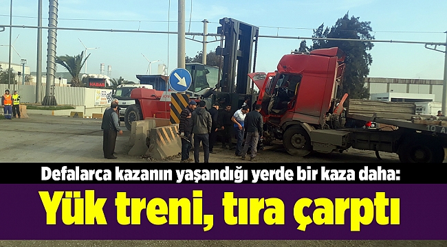 Defalarca kazanın yaşandığı yerde bir kaza daha: Yük treni, tıra çarptı