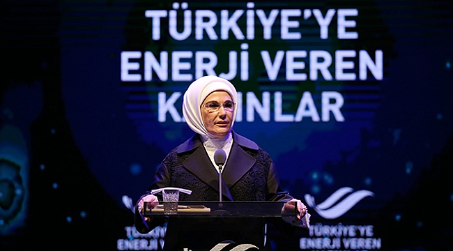 Emine Erdoğan: &#039;Kadın enerjisinin işin içine girmediği her alan kör noktaya dönüşür&#039;