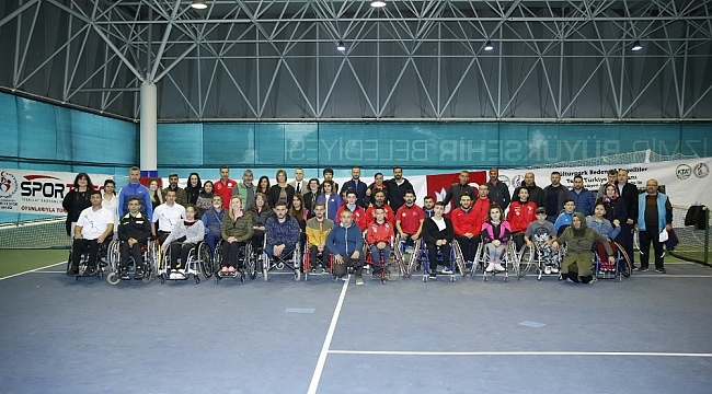 Engelsiz raketler Konak'ta korta çıktı