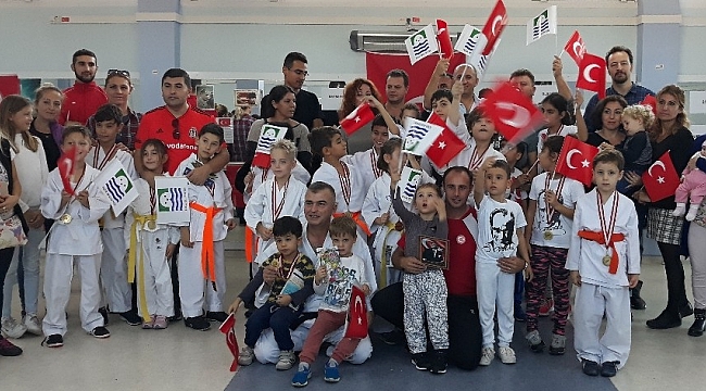 Foça'lı sporcuların terfi sevinci