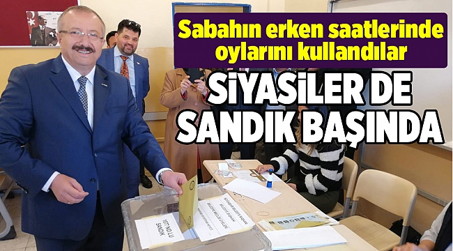 İzmir'de siyasiler oylarını kullandı