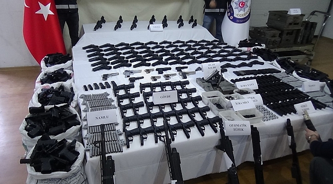 İzmir'de kaçak silah üretilen fabrikaya baskın: 46 gözaltı