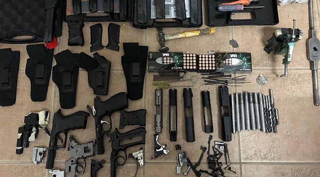 Kurusıkıdan gerçek silah yapıyorlardı, yakalandılar