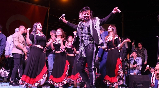 Menemenliler Roman konserinde buluştu