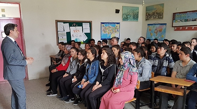 Öğrencilerle buluşan ÖTO Başkanı Rıfat Eriş'ten öğrencilere tavsiyeler