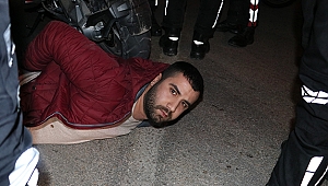 Polisten kaçan sürücü ‘Kimyon' savurup motorlu timlerden kurtulmak istedi