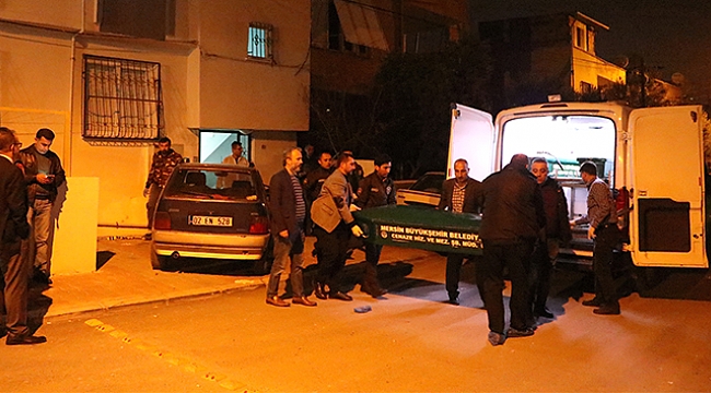 Tartıştığı anne ve babasını bıçaklayarak öldürdü