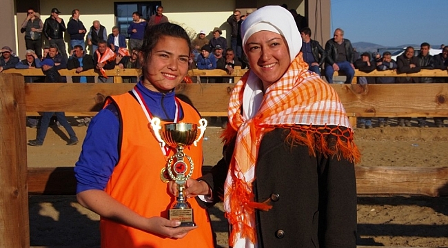 Yeni hipodromdaki yarışlarda bir ilk yaşandı