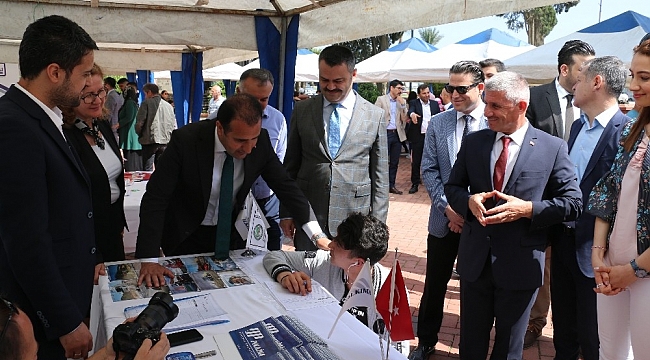 450 işsiz genç 60 fabrika yetkilisi ile yüz yüze görüştü