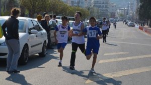 Aliağa'da okullar arası koşu