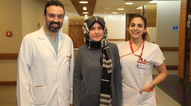 Genç avukatın böbrek üstü bezinde 13 santim kitle çıktı