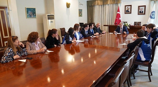 Madalya avcısı özel sporculardan Rektör Budak&#039;a ziyaret