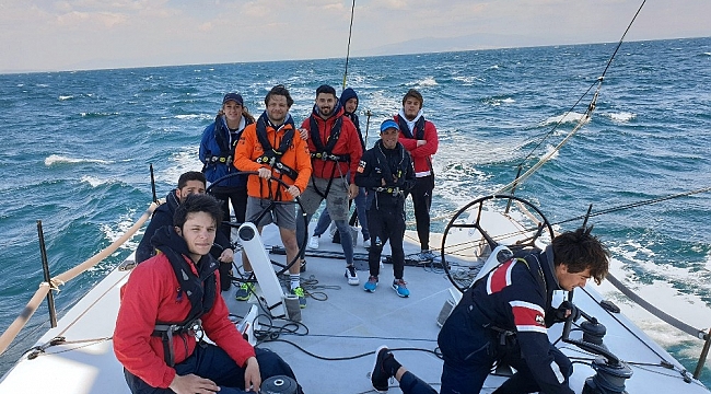 Yaşarlı yelkencilerden iki kupa