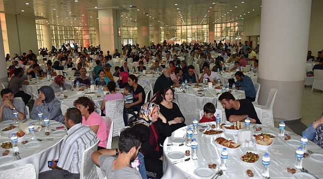 Aliağa Belediyesinden toplu iftar