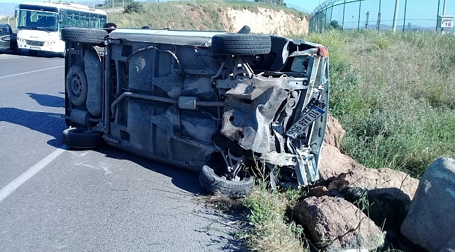 Aliağa'da otomobil takla attı: 1 yaralı