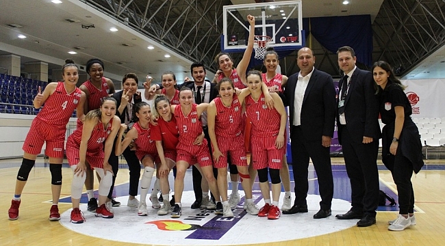 Bayraklı'nın perileri finalde