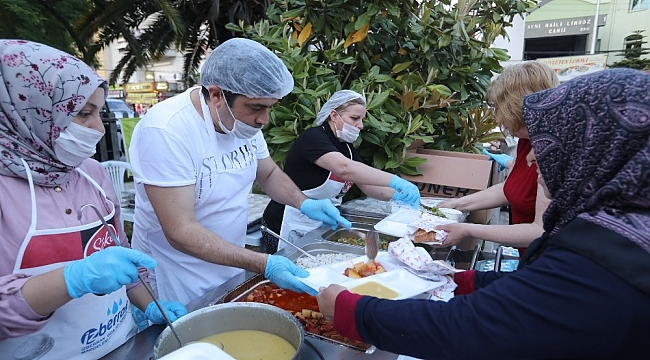 Bucalı annelere anlamlı iftar