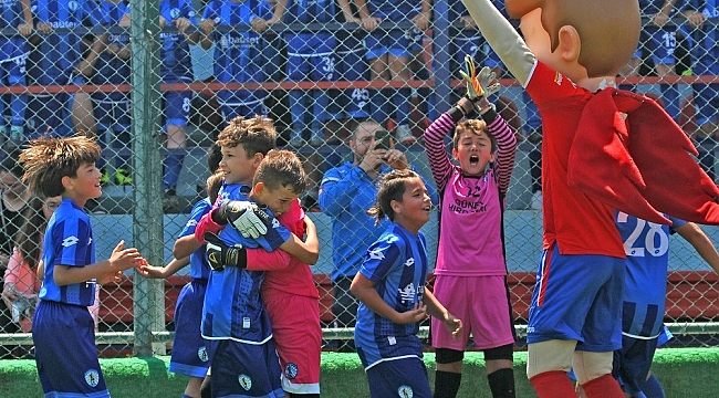 Felsefe Kardeşleri yeşil sahada buluştu