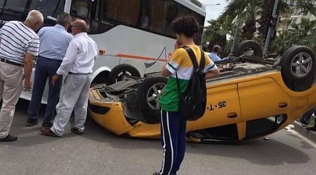 İzmir'de taksi ters döndü