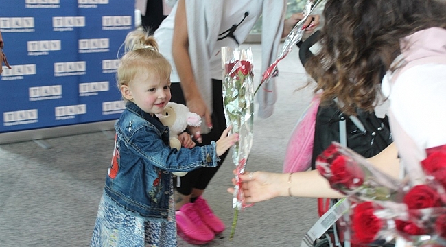 İzmir İngiltere'den 80 bin turist karşılayacak