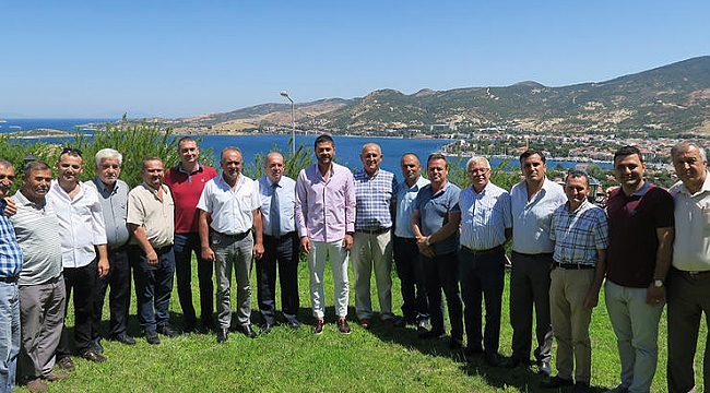 Foça'nın muhtarları 'çözüm' için toplandı