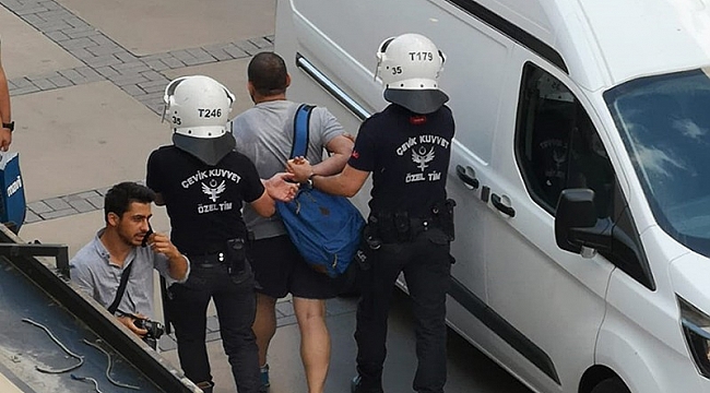 İzmir'de LGBTİ yürüyüşüne polis müdahalesi