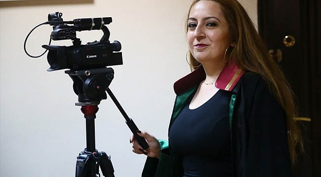 Mahkemede avukat sette yönetmen