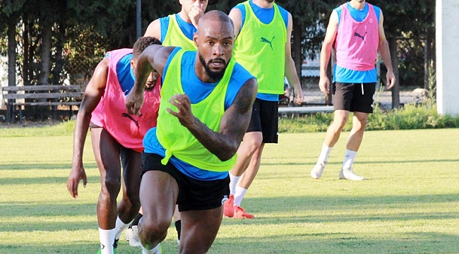 Altay transferi kapattı