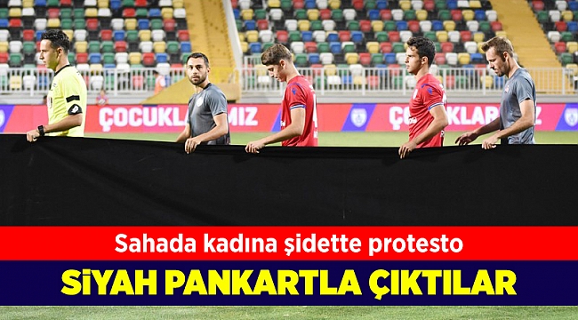 Sahada kadına şiddete protesto
