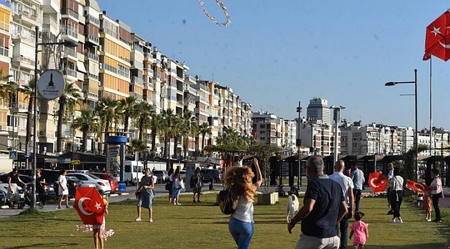 Uçurtmalarla 'barış' çağrısı