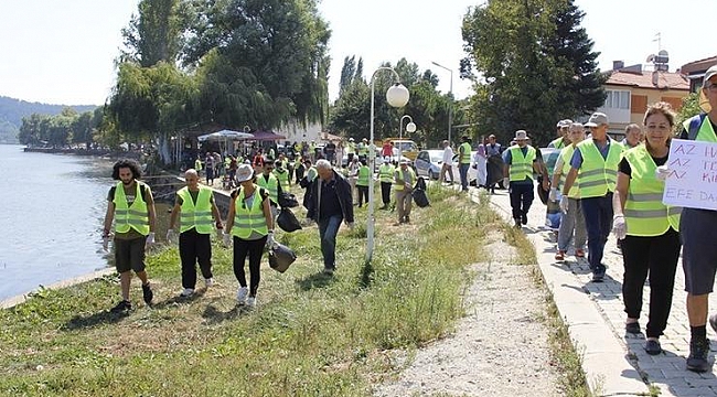 Gölcük çevresinde temizlik