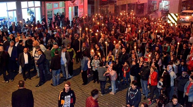 Beydağ'da fener alayı yürüyüşü