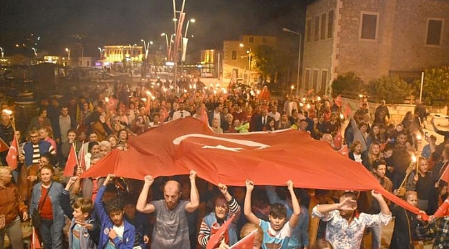 Foça’da Cumhuriyetin 96. yılı coşkusu