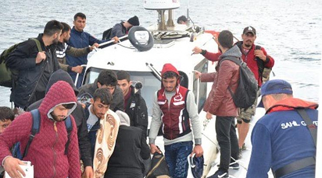 İzmir’de 239 kaçak göçmen ve 4 göçmen kaçakçısı şüphelisi yakalandı