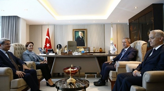 Savunma Bakanı Akar, Akşener’i ziyaret etti