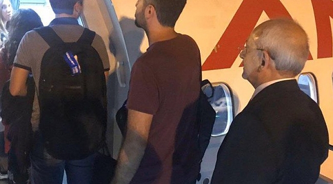 Tarifeli uçakla Ankara'ya döndü, sosyal medyanın gündemine oturdu