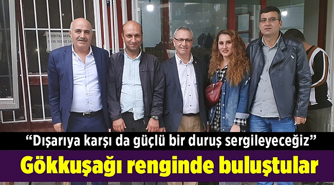 Gökkuşağı renginde buluştular