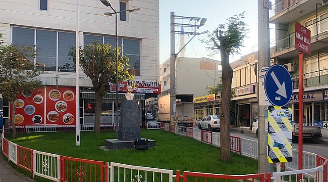 Bayraklı'da parklar yenileniyor, yeşil alanlar düzenleniyor