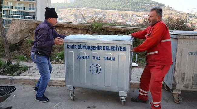 Bayraklı sokaklarına yeni çöp konteynerleri