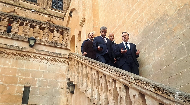 DİKA Genel Sekreteri Altındağ Midyat Tarihi Çarşıları Projesinde İncelemelerde Bulundu