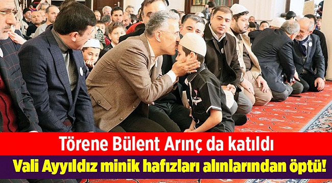 İzmir Valisi minik hafızları alınlarından öptü! Törene Bülent Arınç da katıldı