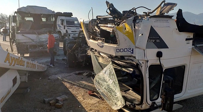 Kemalpaşa'da zincirleme kaza: 14 yaralı