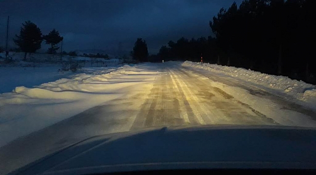 Manisa&#039;nın yüksek kesimlerinde karla mücadele sürüyor