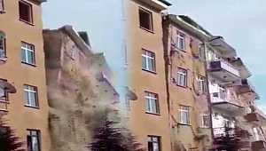 Elazığ'da 4.2'lik depremde hasarlı 6 katlı bina böyle çöktü