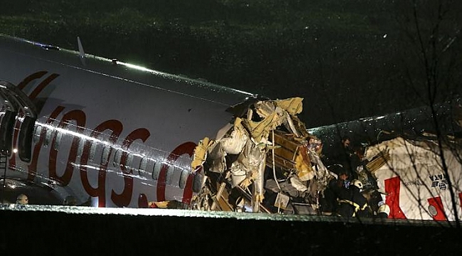 İzmir uçağı üçe bölündü! 3 ölü, 180 yaralı