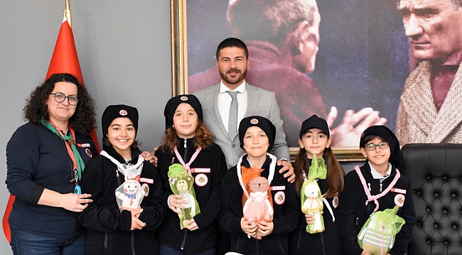 Küçük izcilerden Başkan Gürbüz'e ziyaret