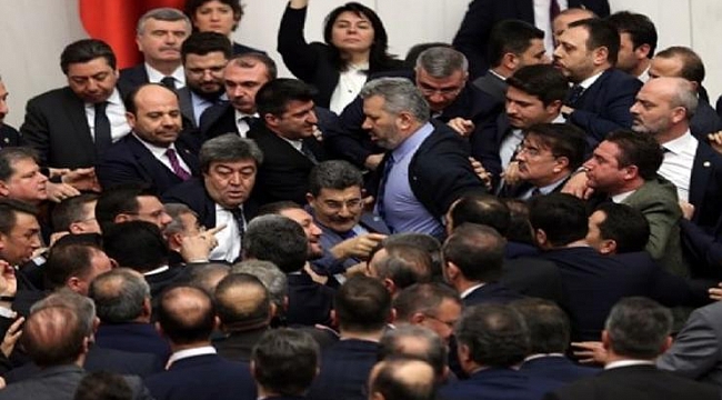 Meclis’te ‘FETÖ’nün siyasi ayağı’ kavgası!
