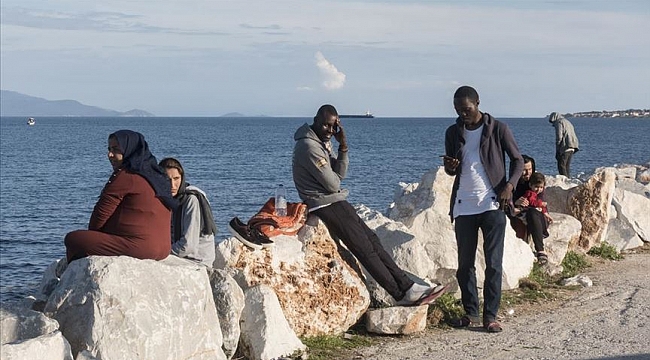 Yunanistan sığınmacıları alıkoymaya devam ediyor